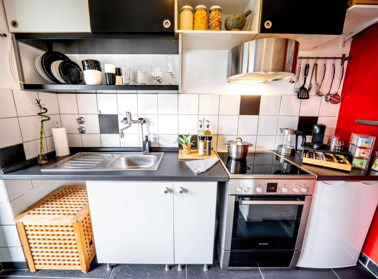 Zentrale & Gemuetliche Wohnung Mit Sonnenbalkon Essen Bagian luar foto